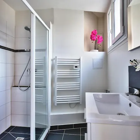 1625 - Champs Elysees - Lovely Apartament